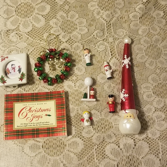 Christmas Decorations with Bonus Book - Picture 1 of 8